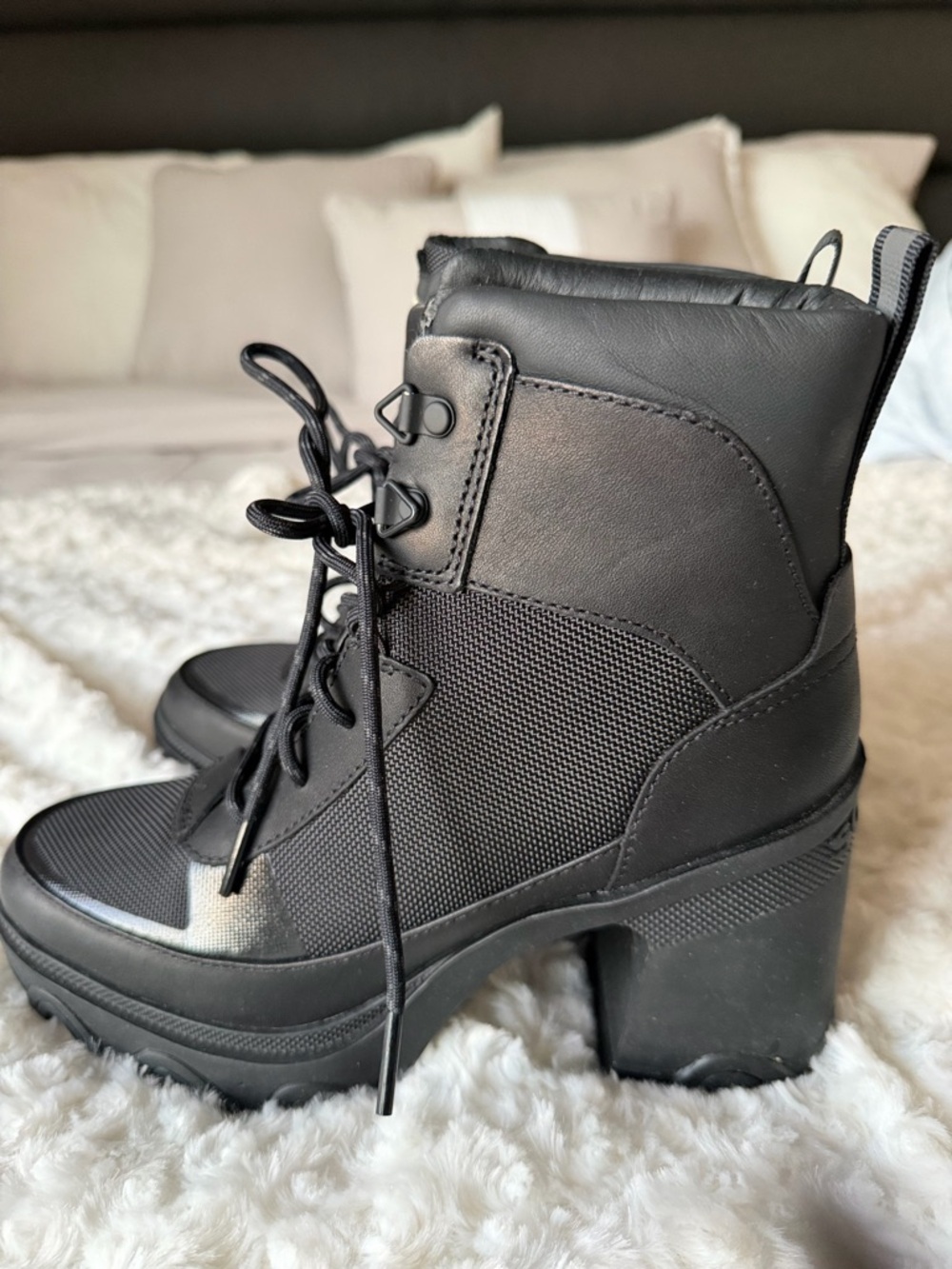 Sorel Black Women's Lace-Up Boots - Picture 2 of 4